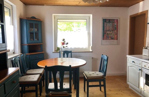 Kemmern Apartment | "My Holiday Home Rosenbusch 1" with Private Terrace, Garden and Wi-Fi