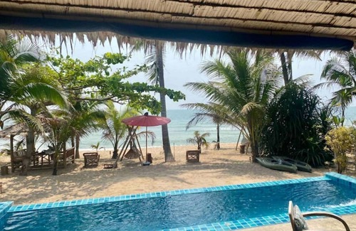 Thap Sakae Villa | My House On the Beach