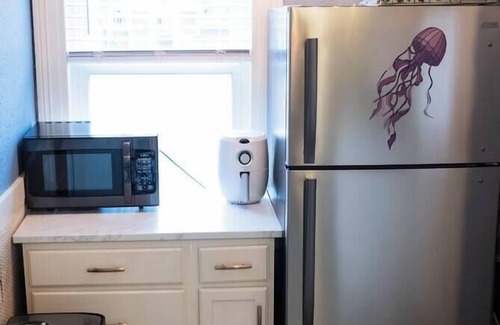 Concord Apartment | My Sisters Place | Sleeps 6 Piano & Pool Table