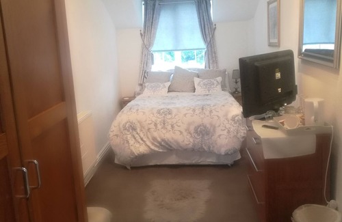 Bishopston Bed & Breakfast | Myrtle Cottage Vacation Rooms