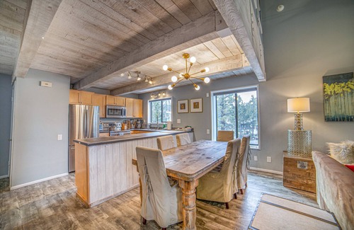 Mammoth Lakes Condo | n200 Steps to Village & Gondola /Sleeps 12