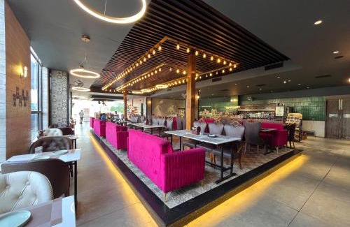 Nahan Hotel | Naayra