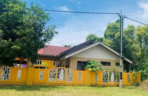 Kampong Raja House | Nabilah Homestay, Besut