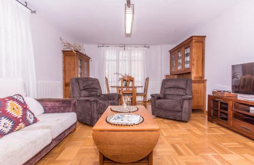 Ezcaray Apartment | Nahia Ezcaray - Apartamento Familiar para 6 personas con piscina y parking en Ezcaray