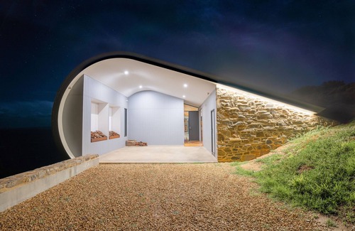 Deep Creek House | Naiko Retreat, secluded luxury retreat in Deep Creek with private beach.