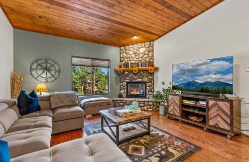 Kachina Village House | Nakai Trail 4-br A-frame Firepit Game Rm Sauna