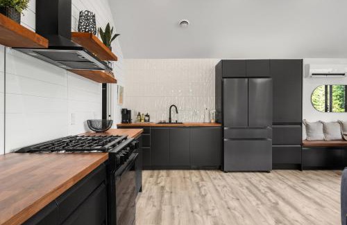 Porters Lake Villa | Nalu Retreat Lakeside Villa