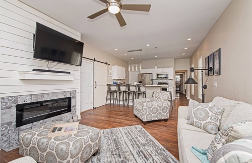 Kennedy King House | Namaste on the Monon Trail Downtown Indy connect w/adjacent unit for big groups