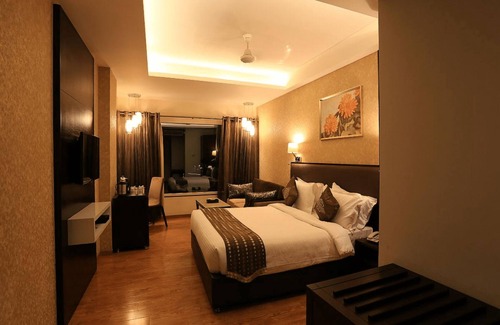 Dewas Hotel | Nandan Kanan-M Square Hotels and Resorts