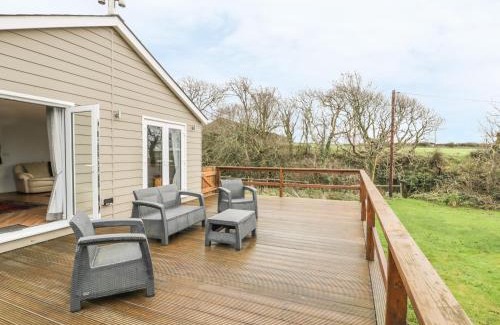 Garn Fadryn House | Nant Y Felin Lodge