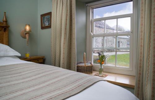 Llandysul House | Nantgwynfaen Organic Farm Wales