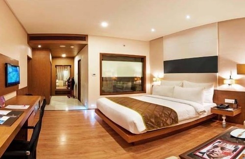 Bhat Hotel | Narayani Heights Hotel and Resort