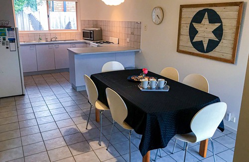 Narre Warren House | Narre Haven - Cosy and comfortable