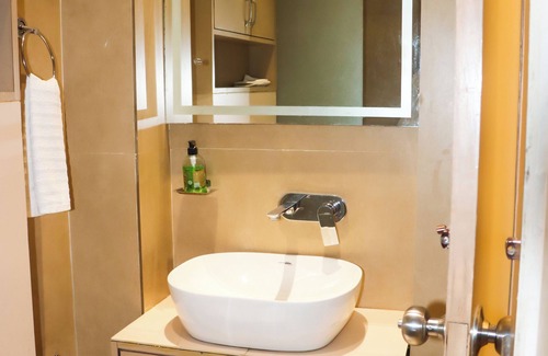 Bareilly Hotel | Narrow Gauge Hotel