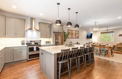 Historic Waverly House | Nashville Comfort-Mins to Broadway-12th S District