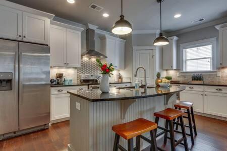 Edgehill House | Nashville Luxury Homes for Large Groups