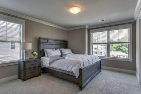 Edgehill House | Nashville Luxury Homes for Large Groups