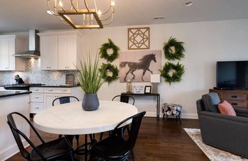 South Nashville Apartment | Nashville Superstar - Ultra Luxury - Mins to Dtown