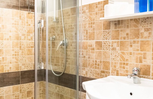 San Giovanni Apartment | NASONI DI ROMA COLOSSEUM APPARTAMENT (until 33 people)