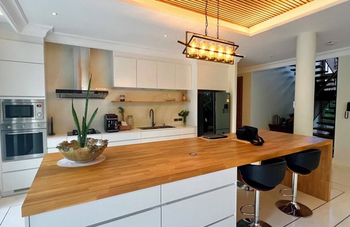 Bang Sare Villa | Natural Villas - Front Beach Luxury 3 bedrooms Villa Private pool Na Jomtien