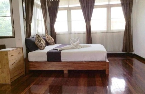 Khanna Yao House | Naturbliss Resort Village