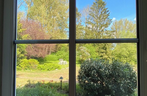 Malzow Apartment | Nature and tranquillity - in a historic thatched farmhouse with a large garden