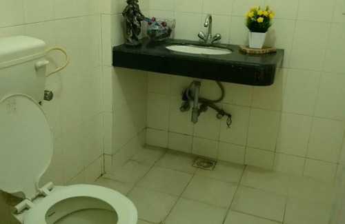 Aarey Colony Apartment | Nature deck lake view room