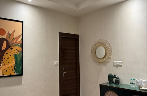 Noida Other | Nature Meets Comfort – 3BHK Farmhouse with Fresh Pool & Garden Stay.