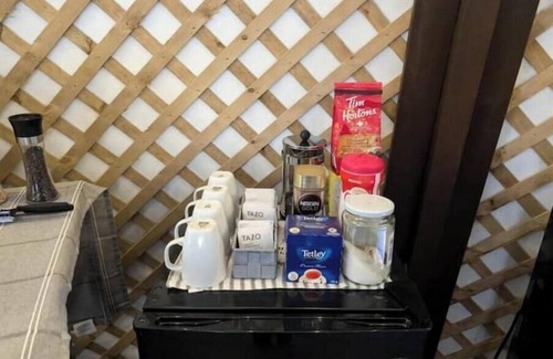 Upper Squamish House | Nature Nook Yurt - Blue Door