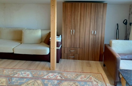 Osmangazi Apartment | Nature View Home with Garden in Bursa Osmangazi