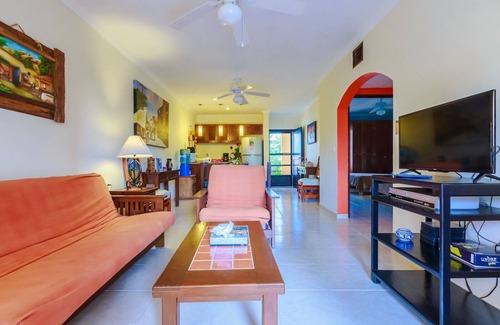 Centro - Supmza 001 Condo | Nautibeach Resort Deluxe Condo