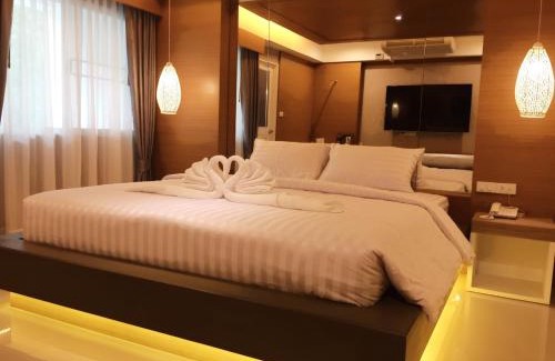 Rangsit Hotel | Nava Grand