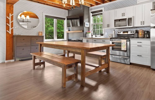 Eastern Kings Cottage | Near Basin Head and Singing Sands Beaches! Forget-Me-Not Cottage in PEI