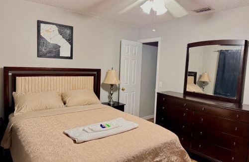Winter Garden House | Near Disney cozy quiet place can stay up to 4 people