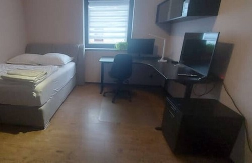 Hattersheim Apartment | Near Frankfurt 32 pinball, arcade, billiards, darts