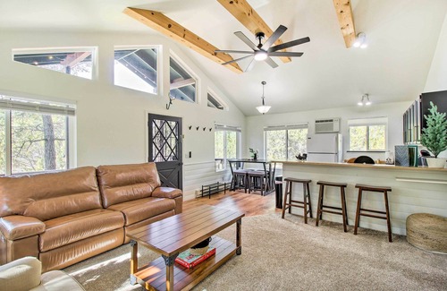 Forests Trails Cabin | Near Hiking: Modern Heber-Overgaard Cabin w/Deck