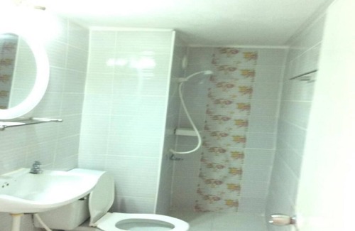 Ban Mai Apartment | Near IMPACT Challenger Bangkok Thailand can walk