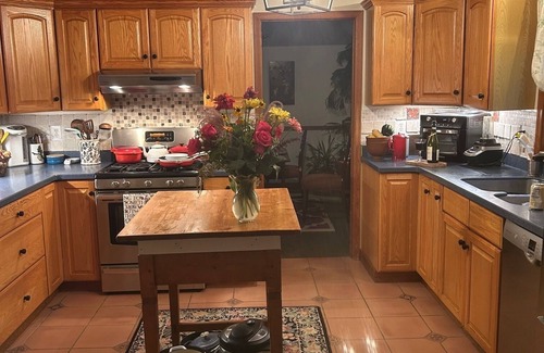 Sherman House | Near Lake Waramaug & Candlewood Lakes