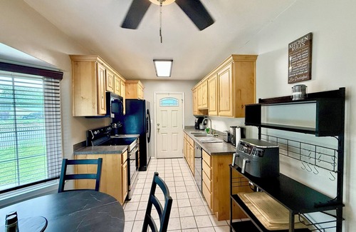 South Ogden House | Near McKay Dee Hosp, Weber State Univ, Hill AF Base, & many outdoor adventures!