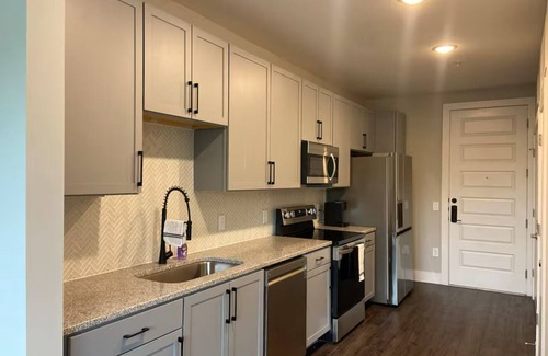 Southwest Raleigh Apartment | Near NC State Veterinarian Hospital
