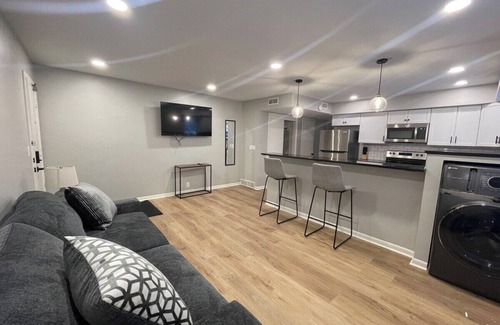 Joslyn Castle Apartment | Near UNMC, Walkable Dining, Modern Comfort