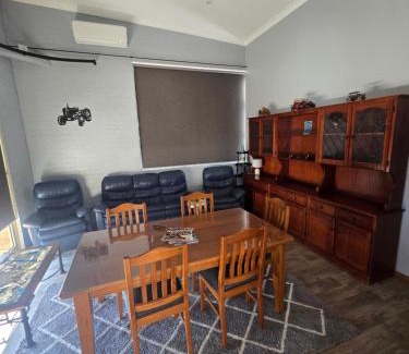 Dunolly House | Ned's Servo