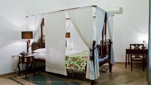 Gwalior Hotel | Neemrana's - Deo Bagh