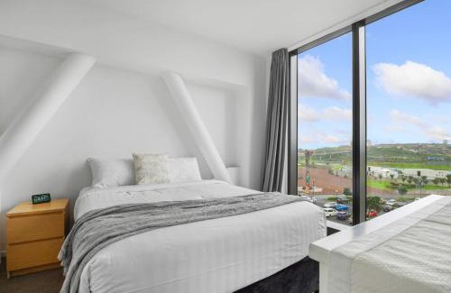 Manurewa Apartment | Neighborhood Hideaway with Air-con and Deck