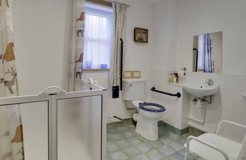 Lanehead House | Nellys Cottage - Three Bedroom House, Sleeps 6