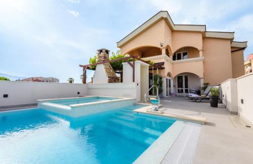 Metkovic Apartment | Neretva Valley Apartments - Heated Pool