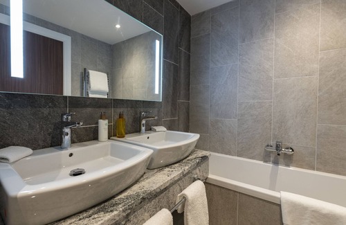 Inverness Hotel | Ness Walk