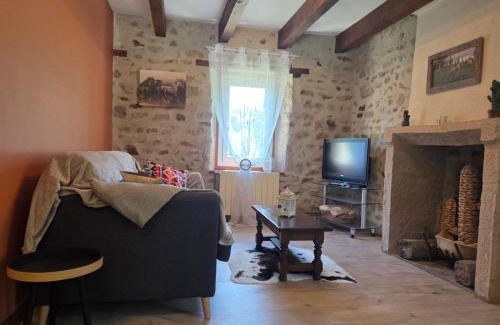 Saint-Setiers House | NESST - Gîte Horse & Dog Friendly Cottage