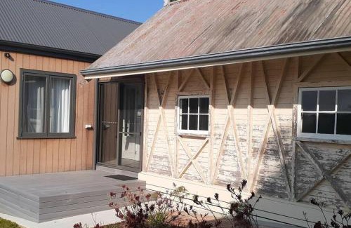 Rowella Villa | NEST- Luxury Vineyard Accommodation