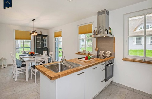 Zirchow House | Neu Errichtetes Ferienhaus in Ruhiger Wohngegend mit Parkplatz, Sauna und Wlan